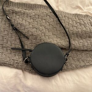 Gap black circle purse with gold